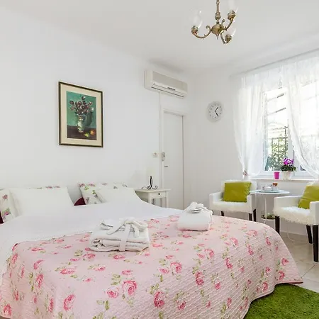 Guest house Sensation